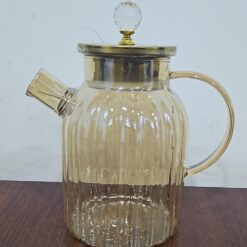 Chapin 1800 ml golden glass pitcher tea pot with a spring sieve