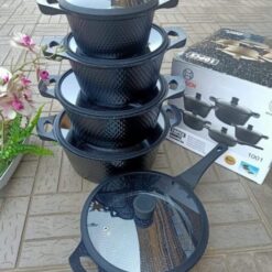 10 pieces Bosch cookware with silicone covers